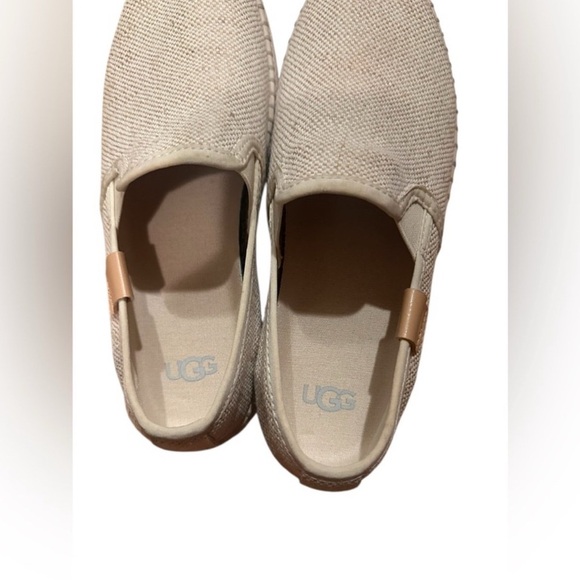 UGG - Picture 6 of 8